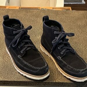 Reserved Footwear New York Fritz Boots in blue suede